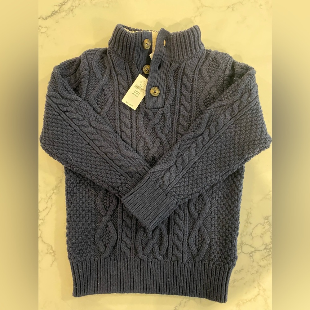 NWT Gap size 5 boys sweater. Never worn.